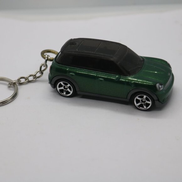 Matchbox 2011 Mini Cooper custom keychain 1/64 scale - Picture 2 of 4